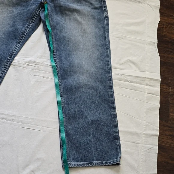 Ariat Men's Relaxed Fit Denim Jeans - Picture 5 of 10